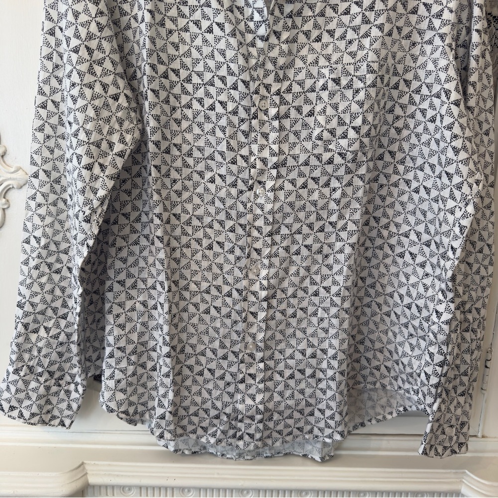 Frank & Eileen Black and White Geometric 
Relaxed Fit Eileen Linen Blouse - Picture 5 of 13